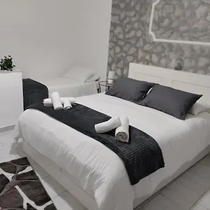 House Luroke Apartament Katania